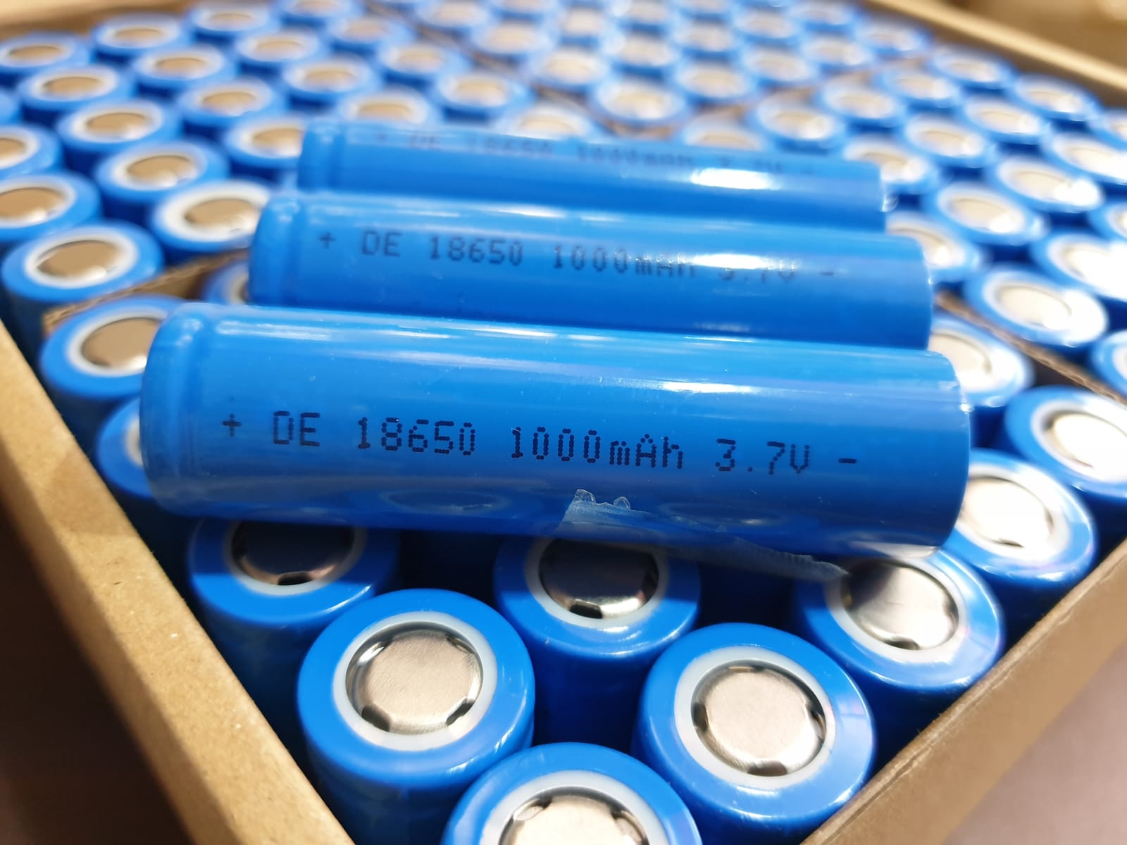 18650 Flat Top 3.7V 1200mA Li-ion Rechargeable Battery